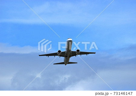 大阪国際空港 飛行機JAL 逆ラン離陸 大阪国際空港 飛行機JAL 逆ラン離陸 73146147