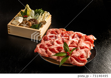 和牛ですきやき Japanese beef sukiyaki 和牛ですきやき Japanese beef sukiyaki 73146495