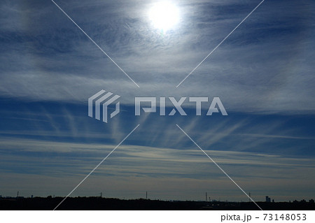 自然 気象 雲色々、薄っすらハロの見える巻層雲。隙間の青空には二重の巻雲かな?① 自然 気象 雲色々、薄っすらハロの見える巻層雲。隙間の青空には二重の巻雲かな?① 73148053