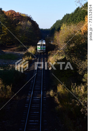 石北本線　女満別あたりを走る普通列車 73152654