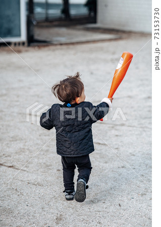 子供　公園　遊ぶ 73153730