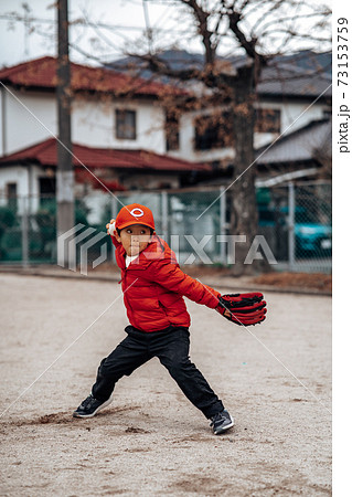 子供　公園　遊ぶ 73153759
