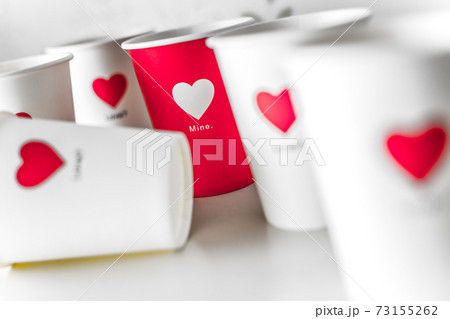 ハートの紙コップ 73155262