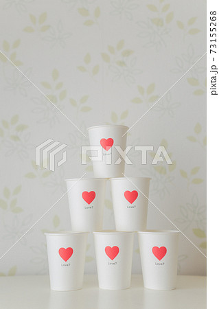 ハートの紙コップ 73155268