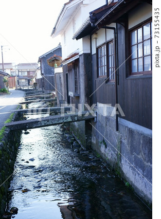 白壁土蔵群の石橋 白壁土蔵群の石橋 73155435
