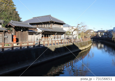 千葉　香取　丸ポストのある風景（油久商店前） 73156651