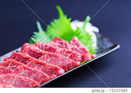 馬刺　馬肉　霜降り【郷土料理】 73157085