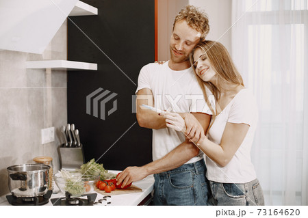 Couple finding out results of a pregnancy test 73164620