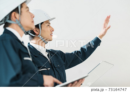 施工管理者の仕事風景　撮影協力「LINK FOREST」 73164747