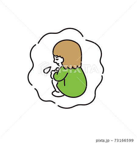 座り込んで気分が落ち込む女の子 73166599