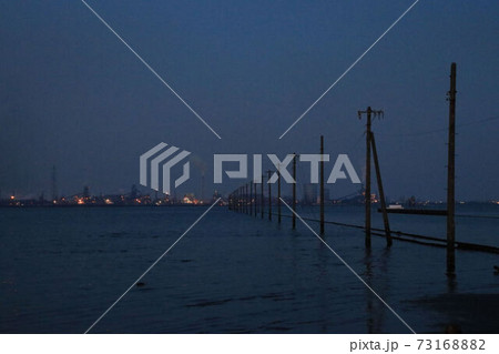 江川海岸 潮干狩場 海上 電柱 江川海岸 潮干狩場 海上 電柱 73168882