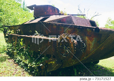 アメリカ軍の戦車の残骸の写真素材