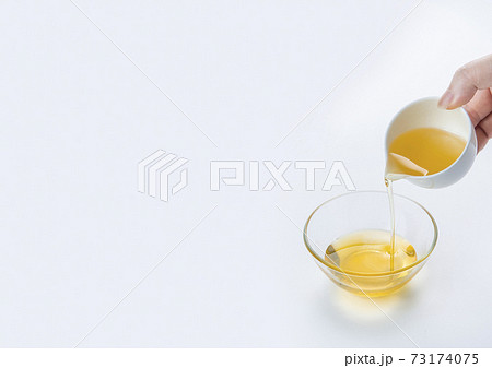 オリーブオイル 73174075