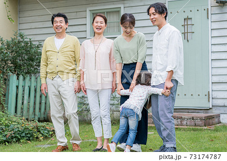 親子三世代 親子三世代 73174787