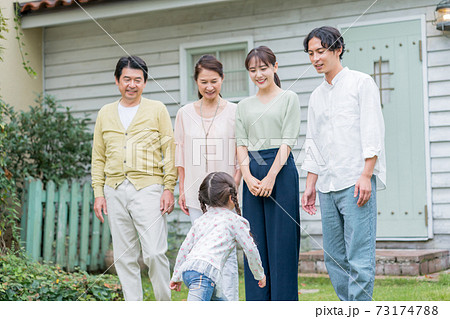 親子三世代 親子三世代 73174788
