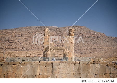 Ruins gate of Persepolis in Shiraz, Iran Ruins gate of Persepolis in Shiraz, Iran 73176498