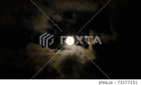 夜空の満月 73177231