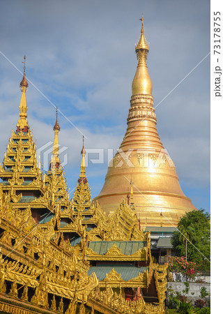 Shwedagon Pagoda, landmark of Yangon, Myanmar 73178755