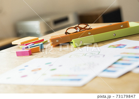 テレワーク オンライン授業 イメージ テレワーク オンライン授業 イメージ 73179847