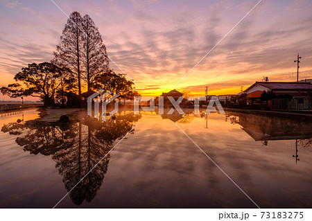 縫ノ池（夜明け） 73183275