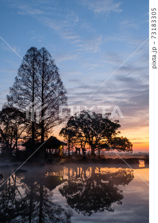 縫ノ池（夜明け） 73183305