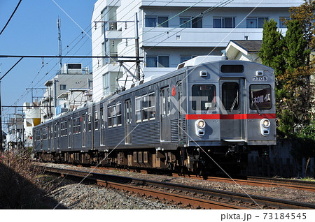 東急多摩川線、鵜の木・下丸子駅間を走る各駅停車（7700系電車） 73184545