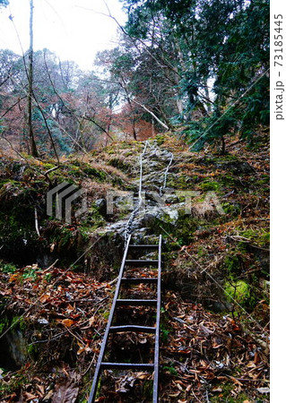 栃木 石裂山回遊登山ルート 行者返しの岩の梯子 栃木 石裂山回遊登山ルート 行者返しの岩の梯子 73185445