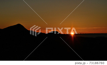 四国で最も美しい山「三嶺(みうね)」の朝 四国で最も美しい山「三嶺(みうね)」の朝 73186760