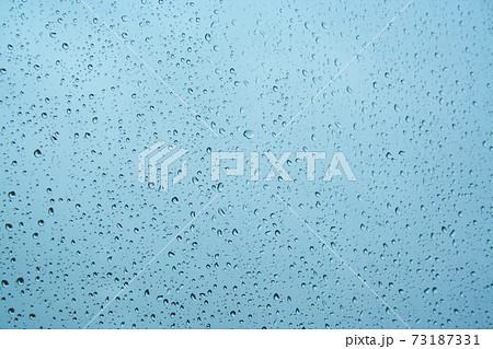 Raindrops texture. 73187331