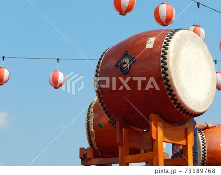 SHAH ALAM, MALAYSIA - JULY 22, 2017: Japanese drum on stage during the celebration of Bon Odori IN Malaysia SHAH ALAM, MALAYSIA - JULY 22, 2017: Japanese drum on stage during the celebration of Bon Odori IN Malaysia 73189768