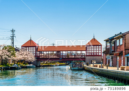 富山県・日本のベニス・春の新湊内川 73189896