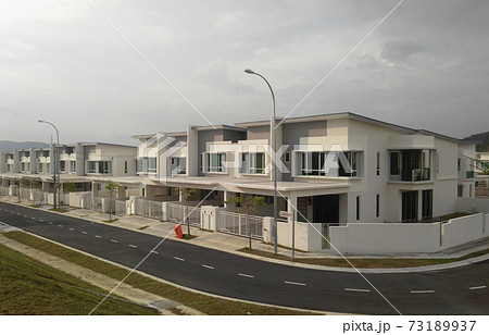 SEREMBAN, MALAYSIA -JULY 08, 2017: Double story luxury terrace house in Malaysia SEREMBAN, MALAYSIA -JULY 08, 2017: Double story luxury terrace house in Malaysia 73189937
