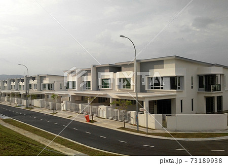 SEREMBAN, MALAYSIA -JULY 08, 2017: Double story luxury terrace house in Malaysia SEREMBAN, MALAYSIA -JULY 08, 2017: Double story luxury terrace house in Malaysia 73189938