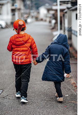 男の子と女の子 73194014