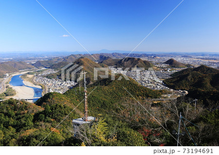 日本の秋　岐阜県金華山　岐阜城　天守からの絶景 73194691