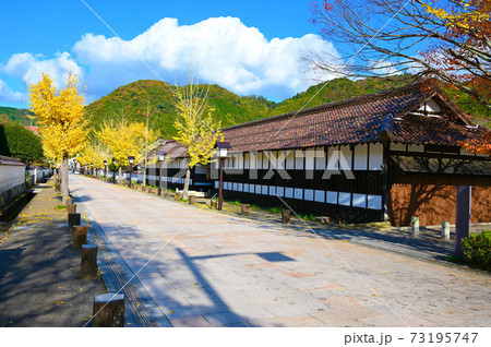 津和野　殿町通り　藩校養老館　紅葉 73195747