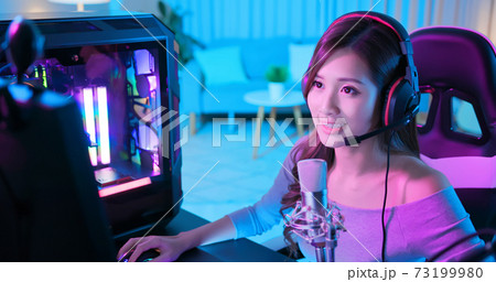 cybersport gamer have live stream 73199980