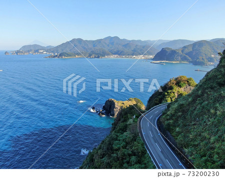 松崎港の港湾風景の空撮 松崎港の港湾風景の空撮 73200230