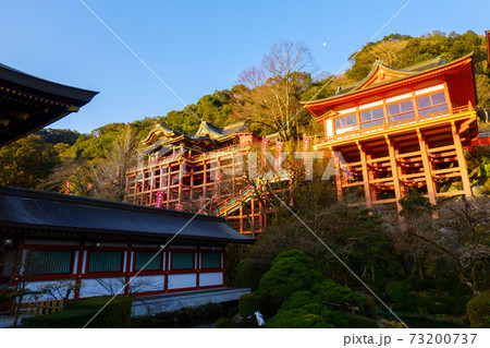 夜明けの祐徳稲荷神社（正月） 73200737