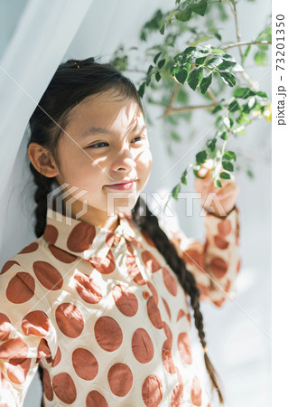 女の子 ポートレートの写真素材