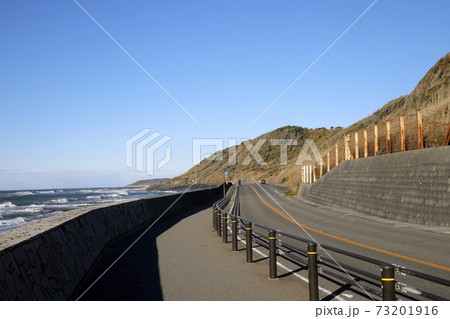 海沿いの国道150号線 御前崎の写真素材