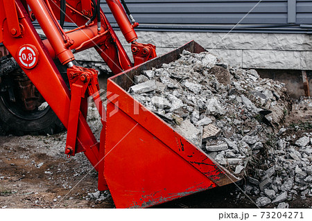 Analysis of the blockage after an earthquake or destruction.  73204271