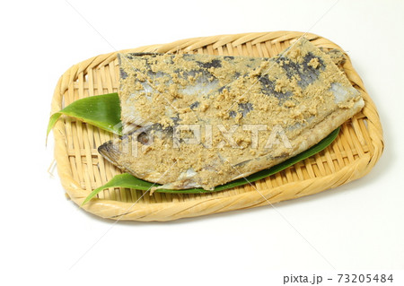 魚、鰊の糠漬けのザル盛り 魚、鰊の糠漬けのザル盛り 73205484