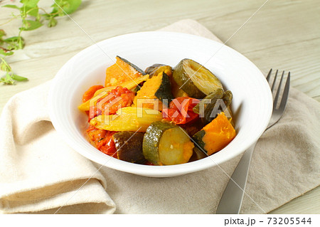 ラタトゥーユ、カラフル夏野菜の煮物 73205544