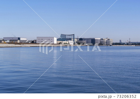 海辺の倉庫 73206352