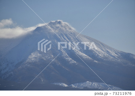 冬の北海道森町で駒ヶ岳の雪景色を撮影 73211976