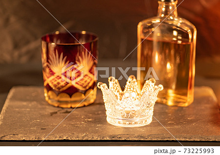 キャンドルの癒しでウイスキーロック 73225993