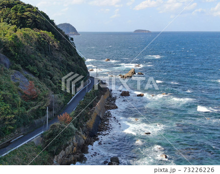阿武町の荒海の海岸空撮 73226226