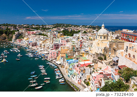 イタリア プローチダのコッリチェッラ海岸 イタリア プローチダのコッリチェッラ海岸 73226430