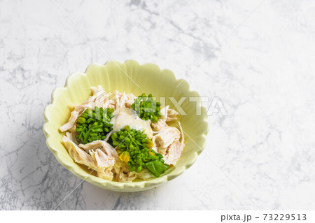 菜の花と鶏肉のマヨネーズソース 菜の花と鶏肉のマヨネーズソース 73229513